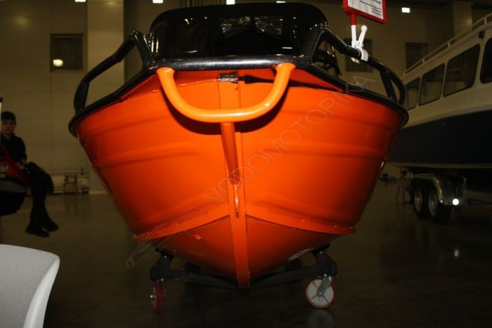 Катер Berkut S-TwinConsole