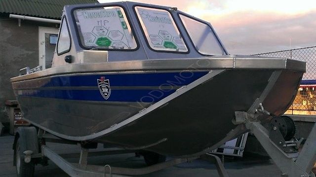 Алюминиевая моторная лодка RusBoat 47 JET под подвесной водомет