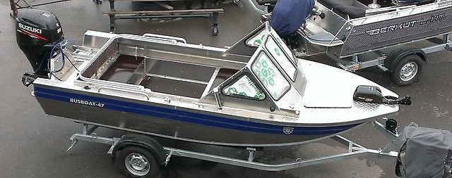 Алюминиевая моторная лодка RusBoat 47 JET под подвесной водомет
