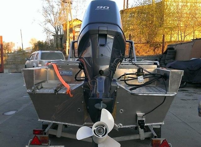 Алюминиевая моторная лодка RusBoat 47 JET под подвесной водомет