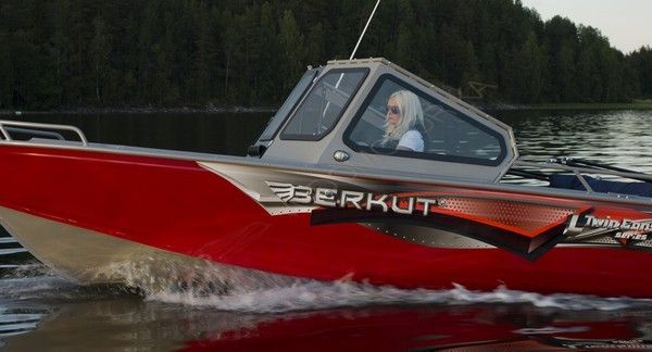 Катер Berkut L-TwinConsole (Standart)