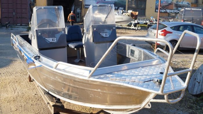 Катер Berkut S-TwinConsole