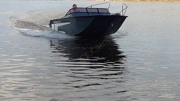 Лодка пластиковая Swimmer 550