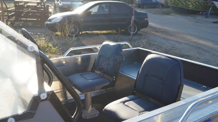 Катер Berkut S-TwinConsole