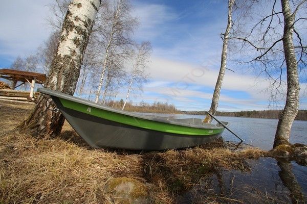 Лодка стеклопластиковая Lima L480